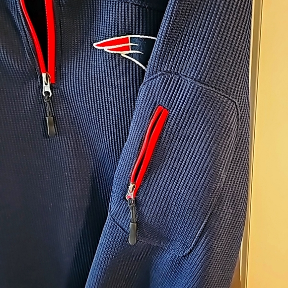 NFL Patriots Pullover - Picture 6 of 7